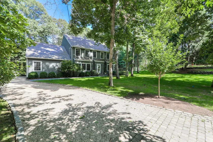 Sparkling Clean Home with Beautiful Landscaping! - Image 1