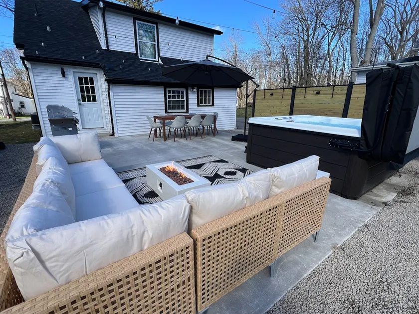 Starlight Village retreat with hot tub & EV CHGR - Image 1