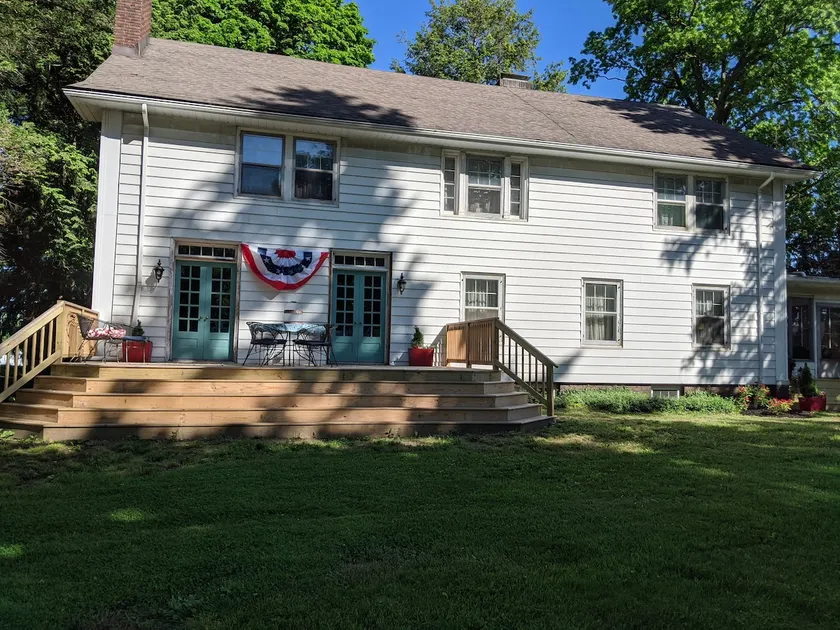 Candoren Guest House - Image 1