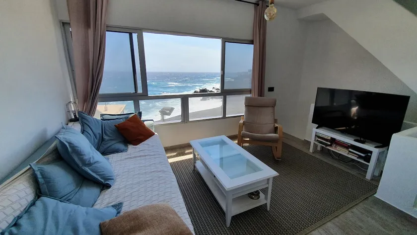 Oceanfront cozzy house. Direct access to the beach - Image 1
