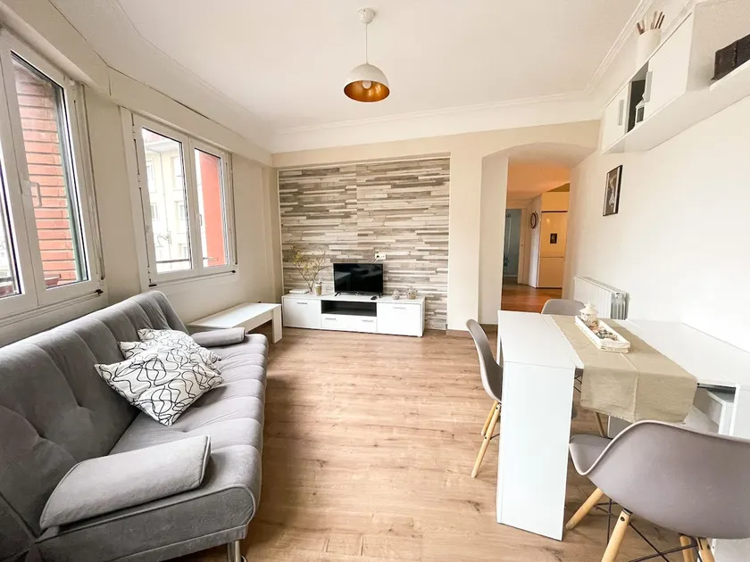 Nordic apartment in downtown Zarautz - Image 1