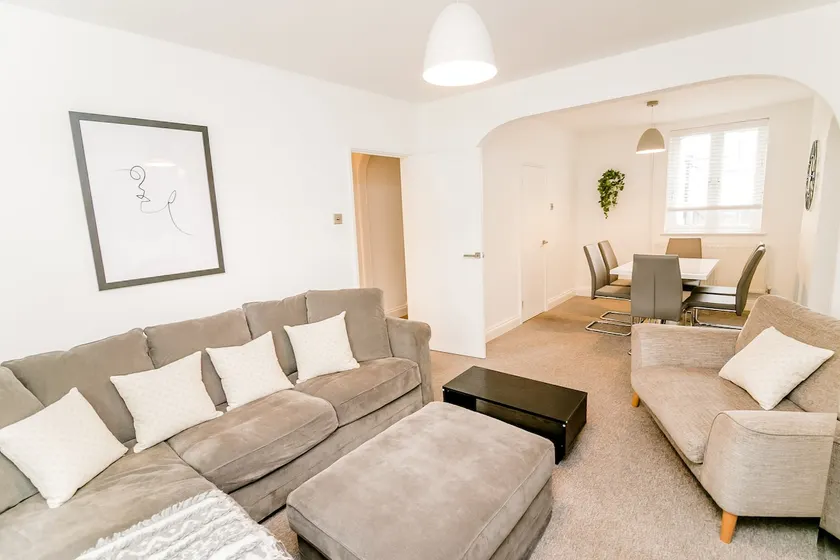 New city house, great location - with parking - Image 1