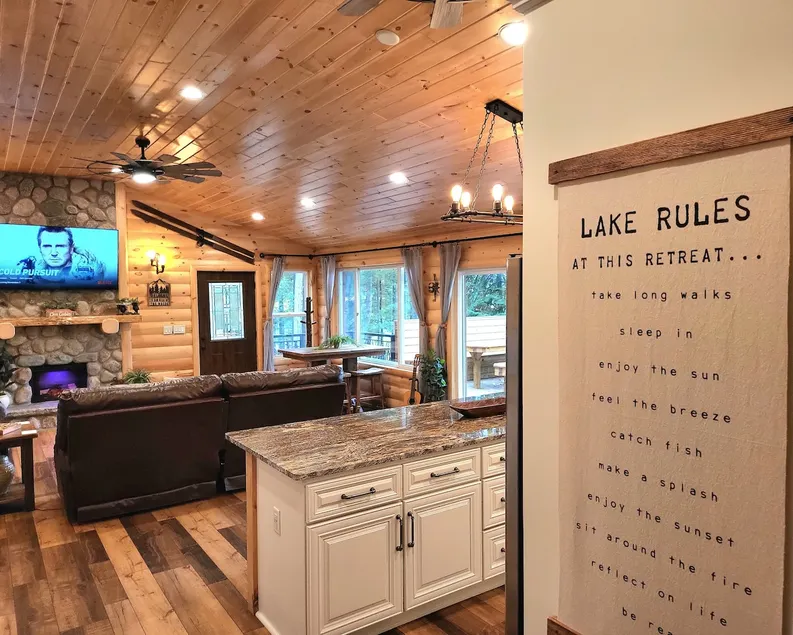 Beachfront LogCabin |Kayaks |Game room |EVCharger - Image 1