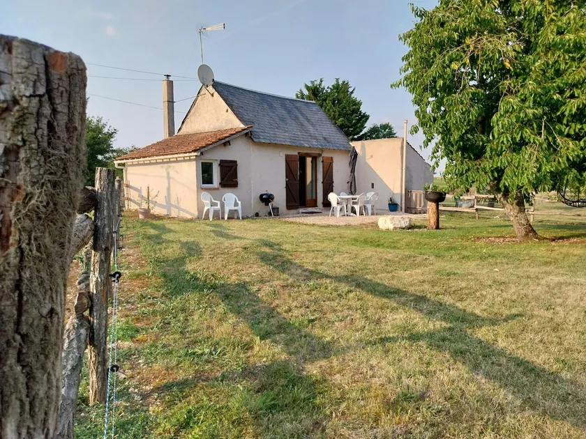 Detached house, countryside. - Image 1