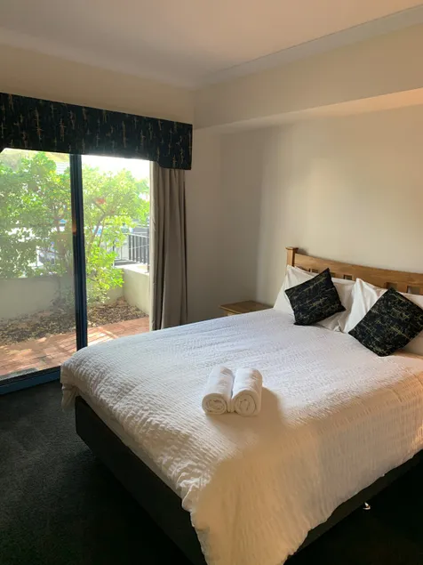 2 bedroom apartment in fabulous South Fremantle - Image 1