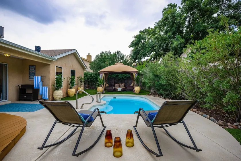 Desert Pool Oasis-Central Location-Family Friendly - Image 1