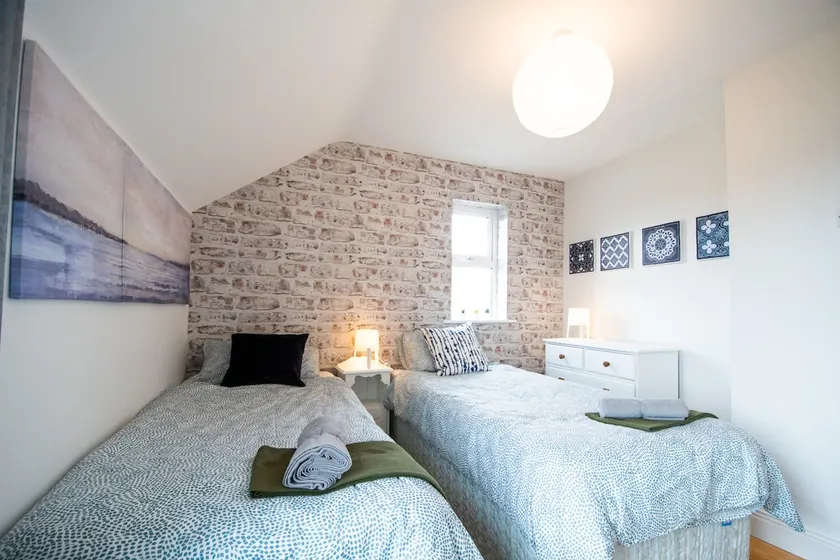Beautiful coastal house at the Drowes Rivermouth - Image 1