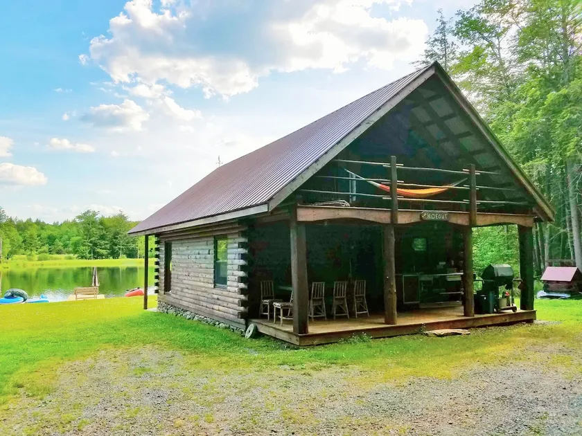 Das Blockhaus am Paradise Pond, Spring Wonders, Summer Fun & Herbstlaub - Image 1