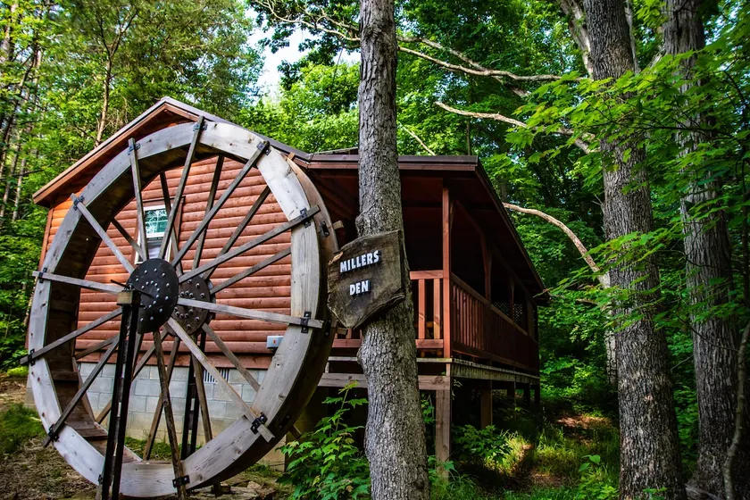 Millers Den at Avenwood Cabins - Image 1
