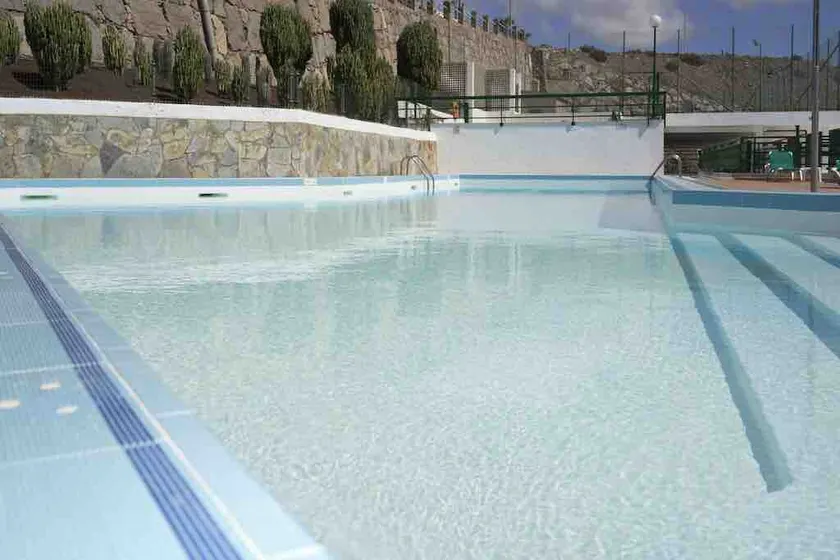 Appartement de vacances \"Silent Flat\" avec vue sur les montagnes, piscine et terrasse. - Image 1