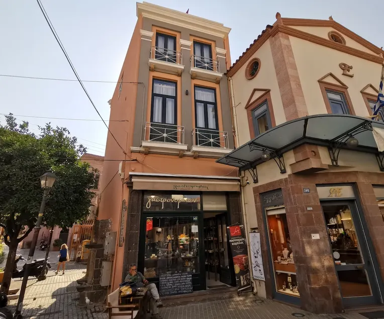 LaZaRTe Mansion in the center of Mytilene - Image 1