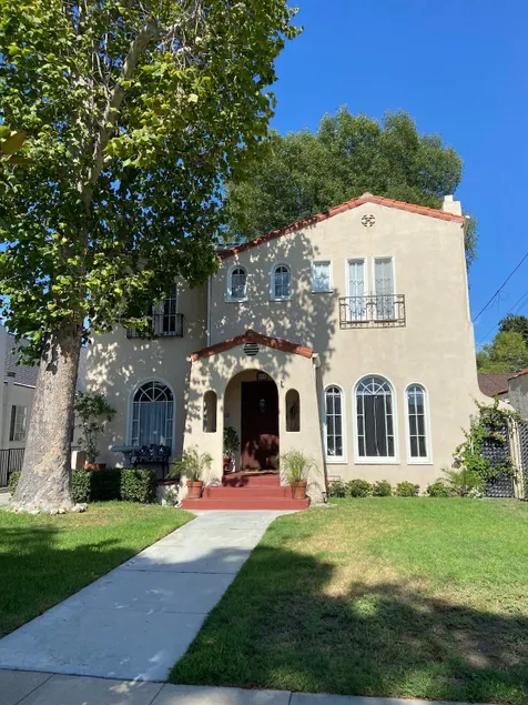 Glendale Spacious Character Home In Prime Location - Image 1
