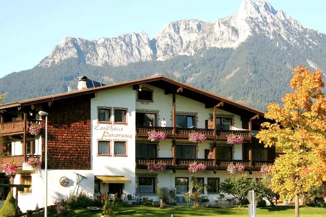 Romantic Life + balcony * Landhaus Panorama Reutte - Image 1