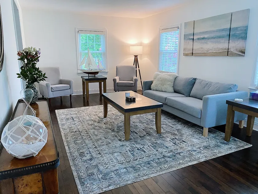 Southport Shoreline Charm: Elegant Coastal Escape - Image 1