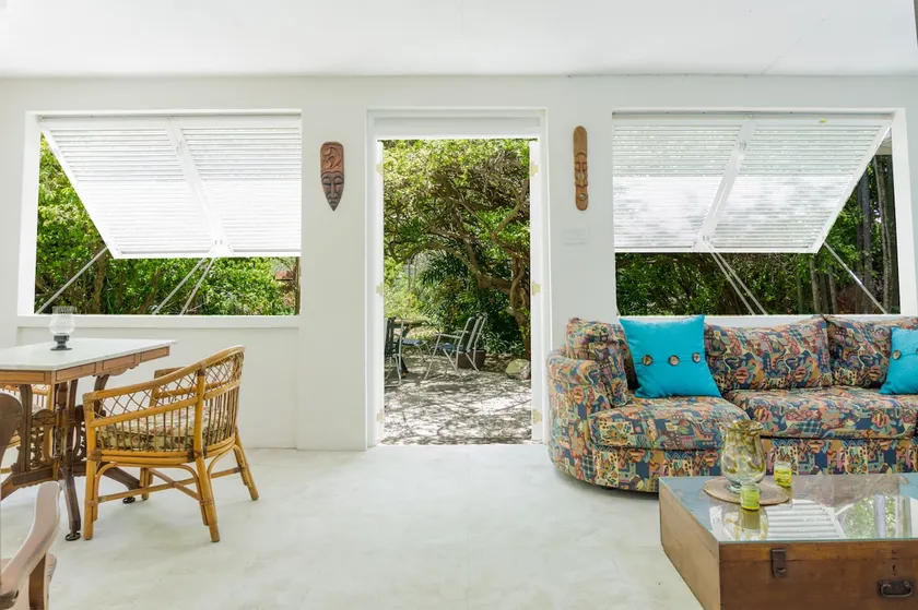 Charming Airy Garden Cottage - 7 Min Walk to Beach - Image 1