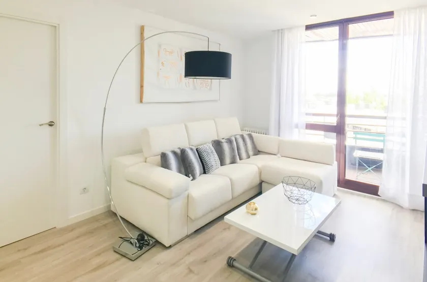 Luxury Apartment with Temporary Pool - Image 1