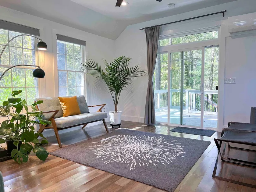 Honey House-beautiful loft 9 minutes from UVA - Image 1