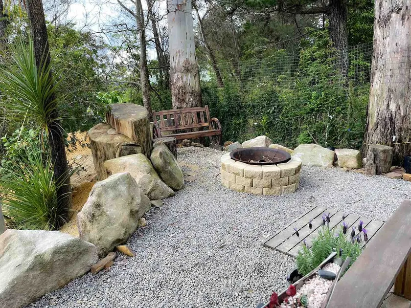 The Stag loft cabin - cosy, rustic with fire pit - Image 1