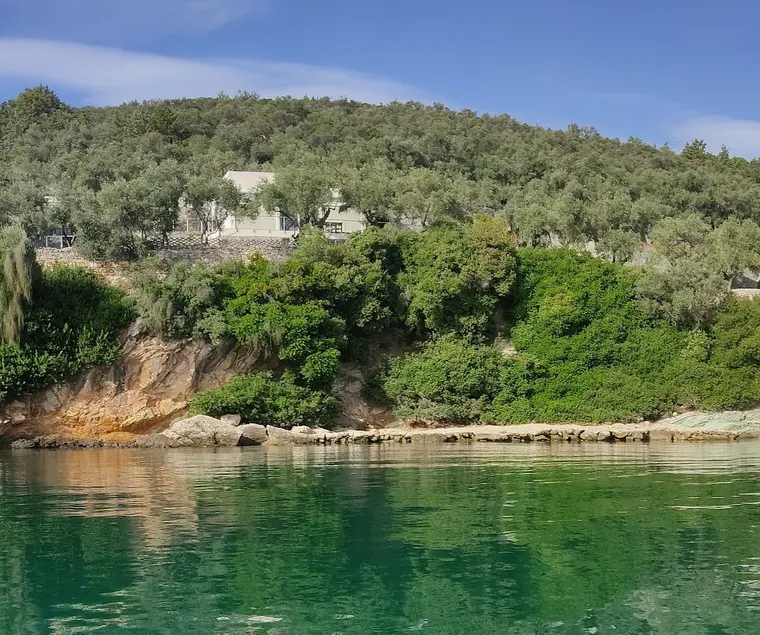 Private beach seaside villa in Pelio Krypsana Cove - Image 1