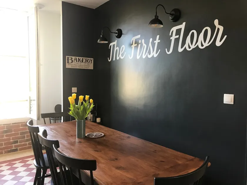 The First Floor: 25 mm from CDG Airport and Paris - Image 1