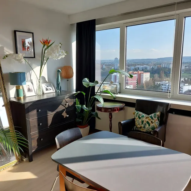 Sunny boutique apartment on the 14th floor - Image 1