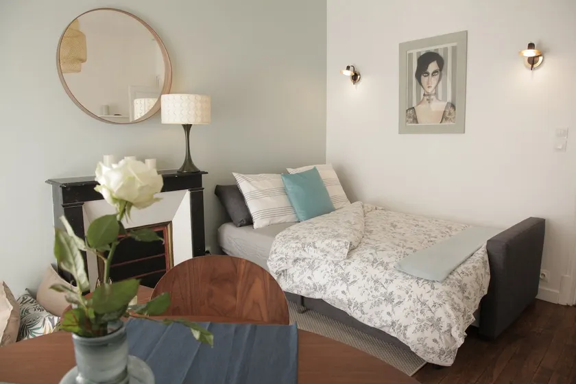2 rooms at the foot of the metro 4 Person - Image 1