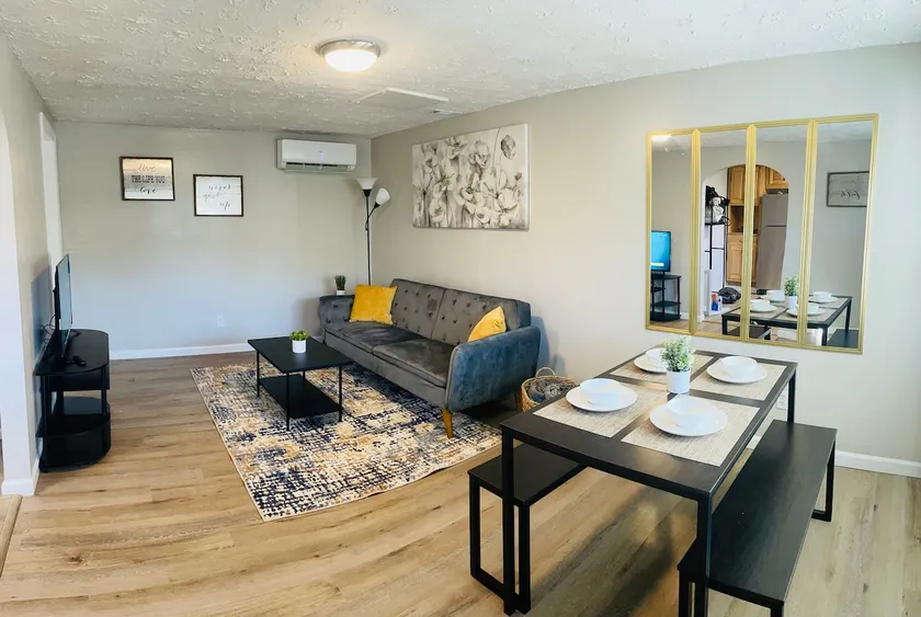 Secret Hideaway-10min to d’town Chatt, Cozy, Modern & Quiet, Perfect for Teleworkers/Healthcare, 1K1Q+Futon - Image 1