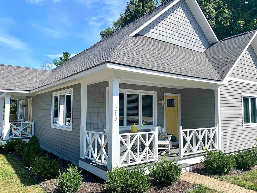 Boyne City Bungalow | Lake, beach, mountain - Image 1