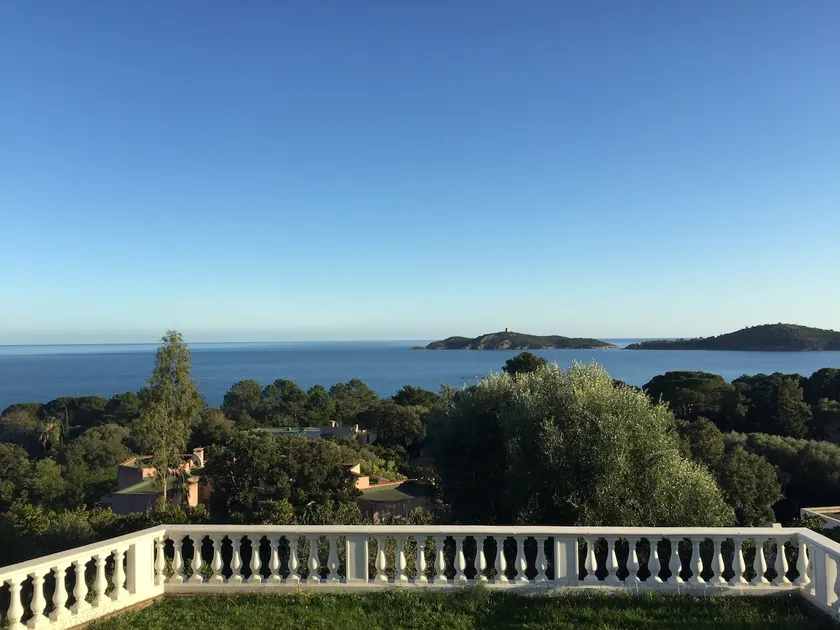 Unglaubliche Aussicht und zu Fuß zum Strand - Image 1