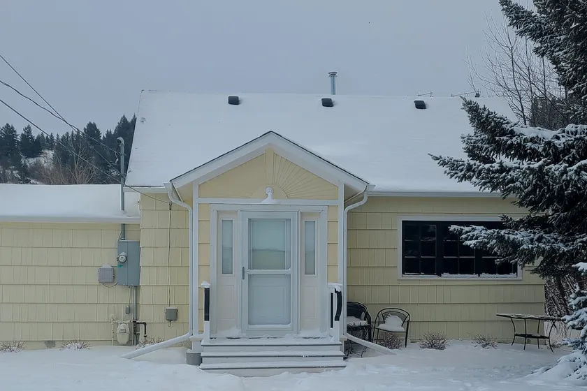 Darling Downtown Cottage on Rock Creek - Image 1