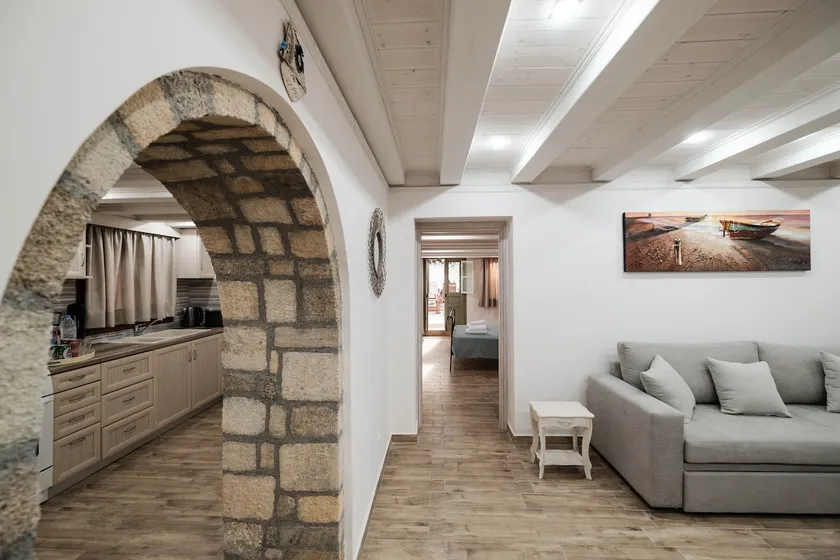 Beautiful and Renovated apartment in the Old Town - Image 1