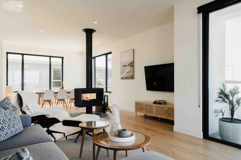 La Bella; Beach, Ping Pong, Fire, A/C, Garage - Image 1