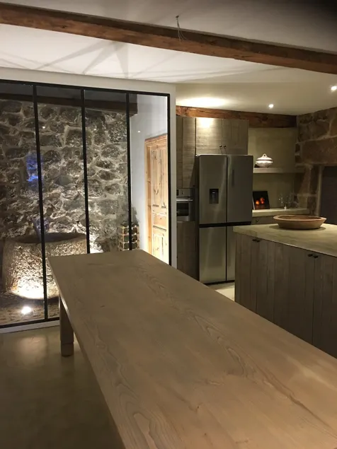 STORE CHARMENDE HUS I HØJEN AF AUBRAC PLATEAU - Image 1