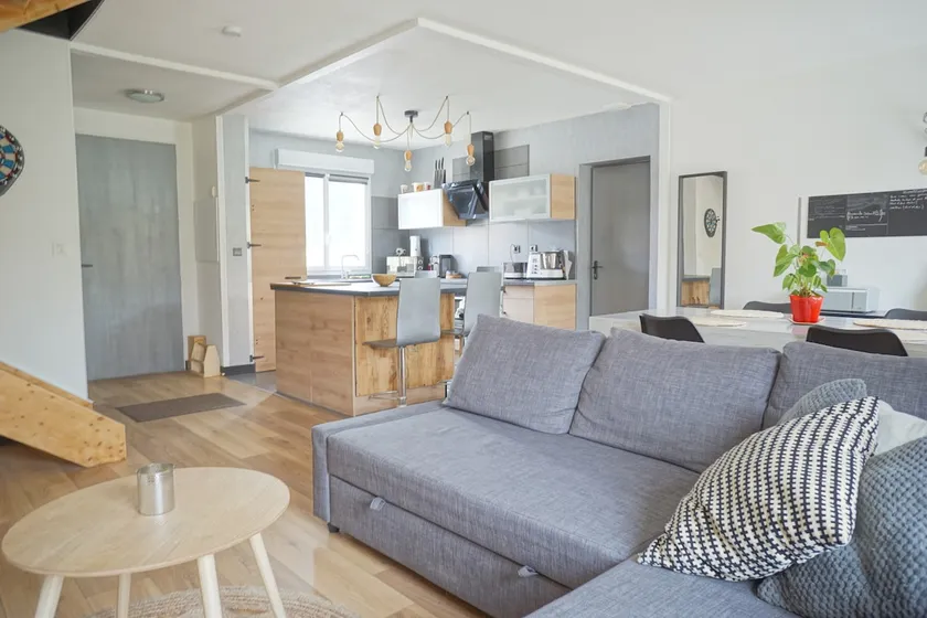 4-bedroom house, quiet, comfortable, and close to the TGV - Image 1