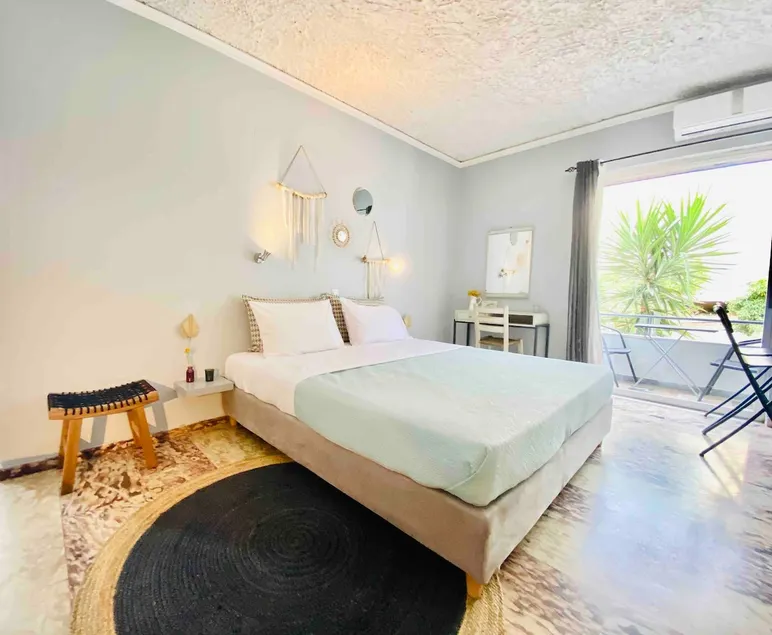 Spacious studio 25m to the beach-A/C wifi - Image 1