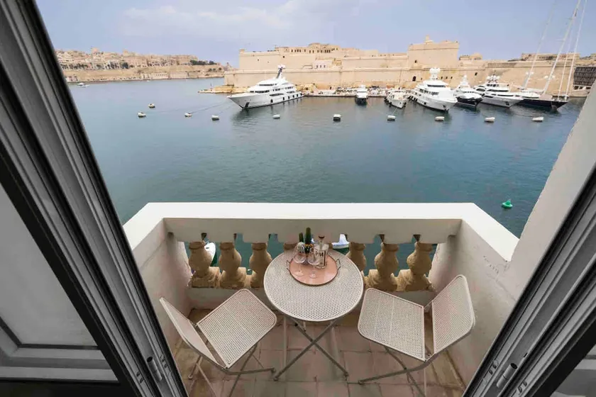 Harbour view - Image 1