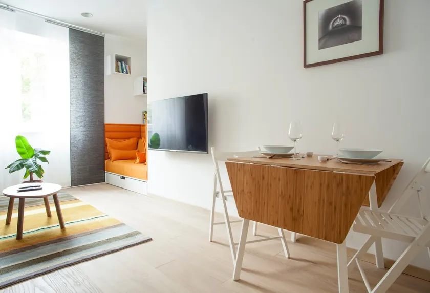 Modern apartment in a hip neighborhood - Image 1