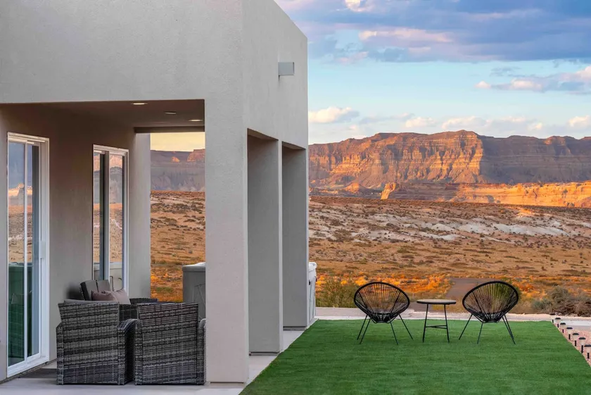 Pueblo en Powell - Hot Tub, Game Room, Lake Views - Image 1