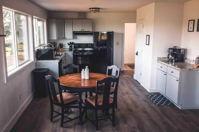 Beautiful 2 bedroom home with amazing views - Image 1