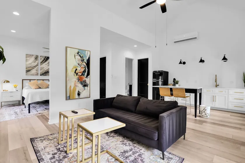 Savvy Suite King studio #1, NO CLEANING FEE!! - Image 1