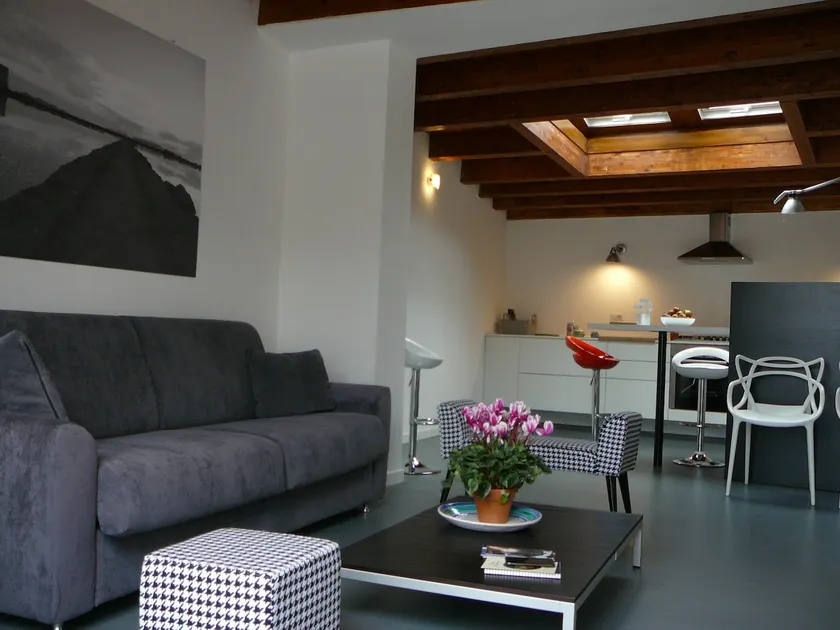 Delightful penthouse in the historic center - Image 1