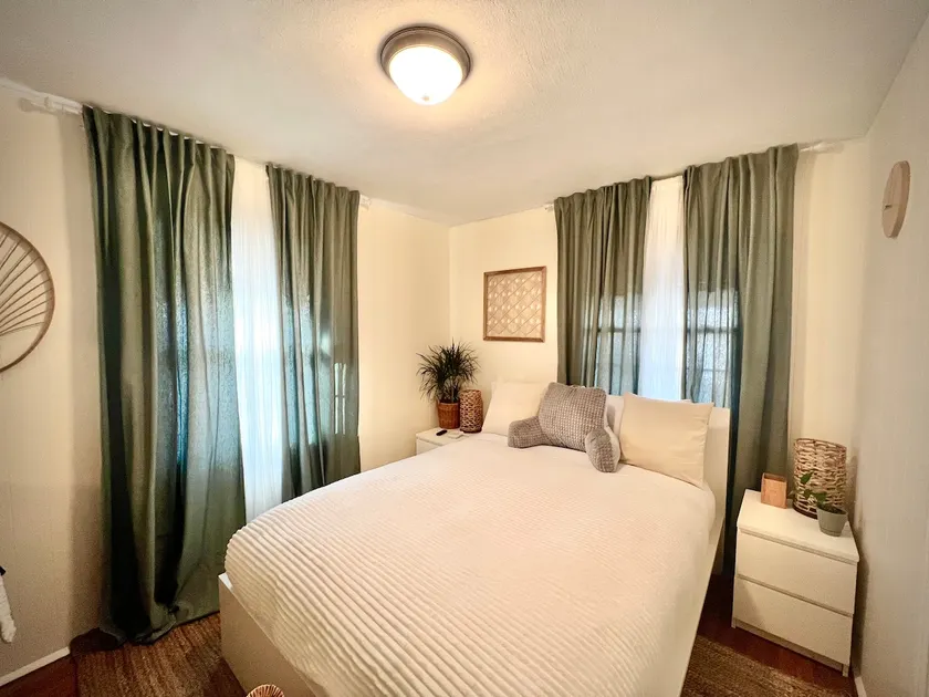 Artsy 2 bedroom-Free parking-Ideal for long stays - Image 1