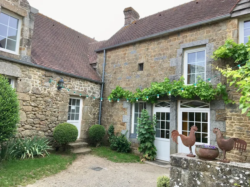 Large House in Hamlet with pool and hot tub - Image 1