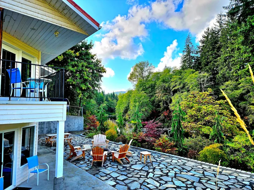 The Cullen's Clair de Lune, River-front Estate - Image 1