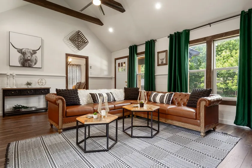 2 HOUSES ”Rose Hill Ranch” 1 Acre-City Farmhouse - Image 1