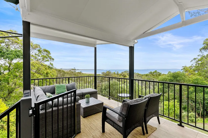 Yarabin - Luxury Home With Ocean Views - Sleeps 12 - Image 1