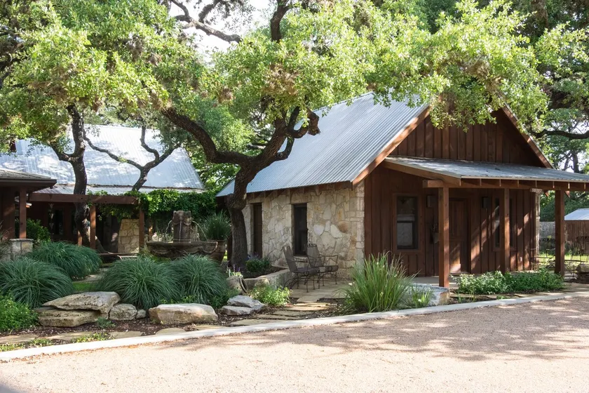 Bunkhouse on Creek Road - Image 1