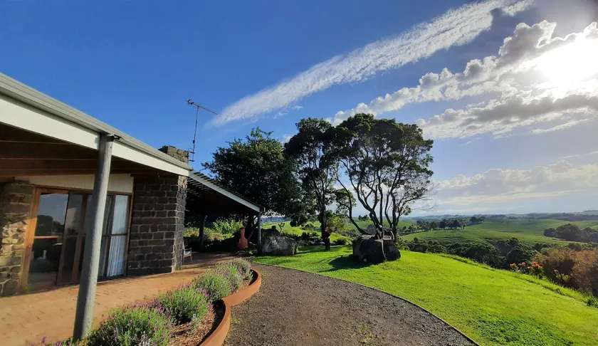 Rockbank Retreat B&B - Image 1