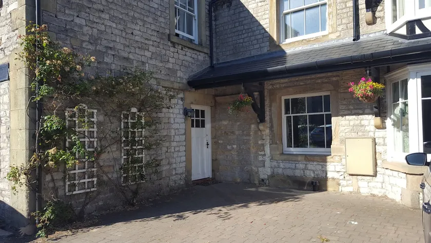 Rockingham Lodge - Image 1
