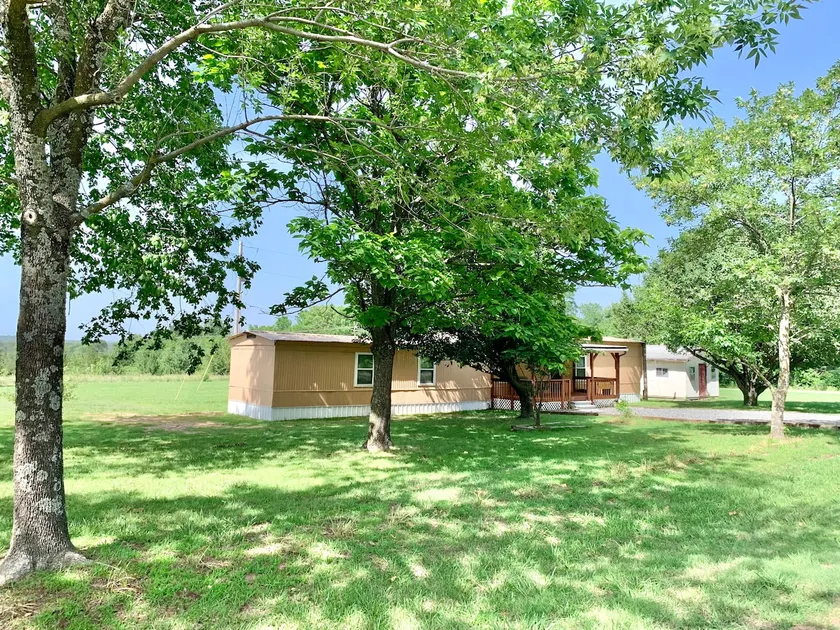 Gene's Retreat, charming lakeside 3 bed 2 bath peaceful home near Ft Gibson Lake - Image 1
